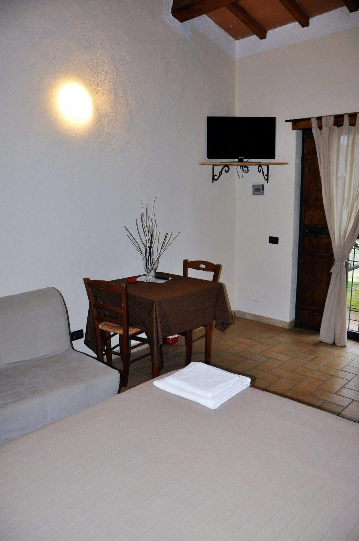 Borgo Nociquerceto Hotel Tarano Luaran gambar